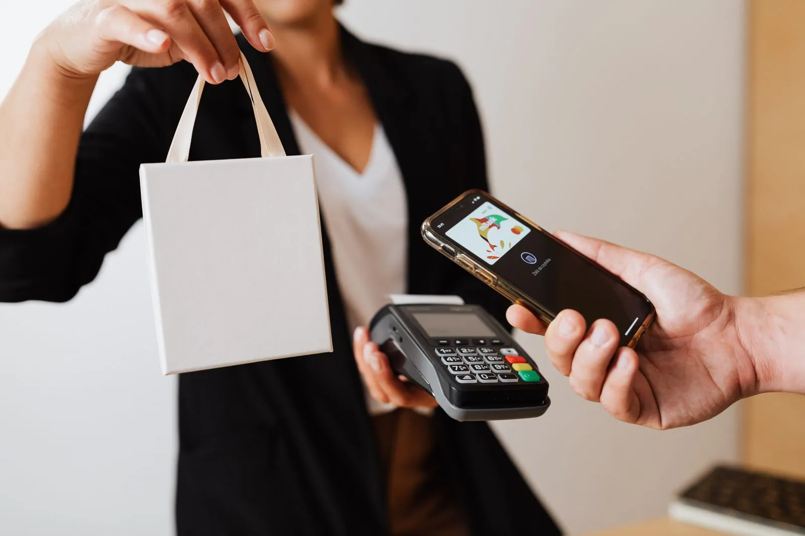 How Ecommerce App Payments and Orders Work
